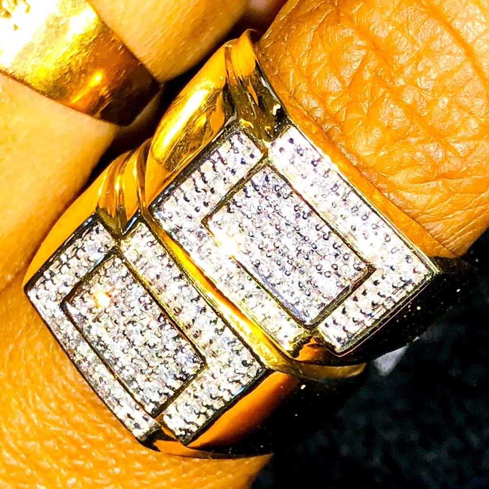 10k solid gold REAL Diamond mens deisgner ring WOW